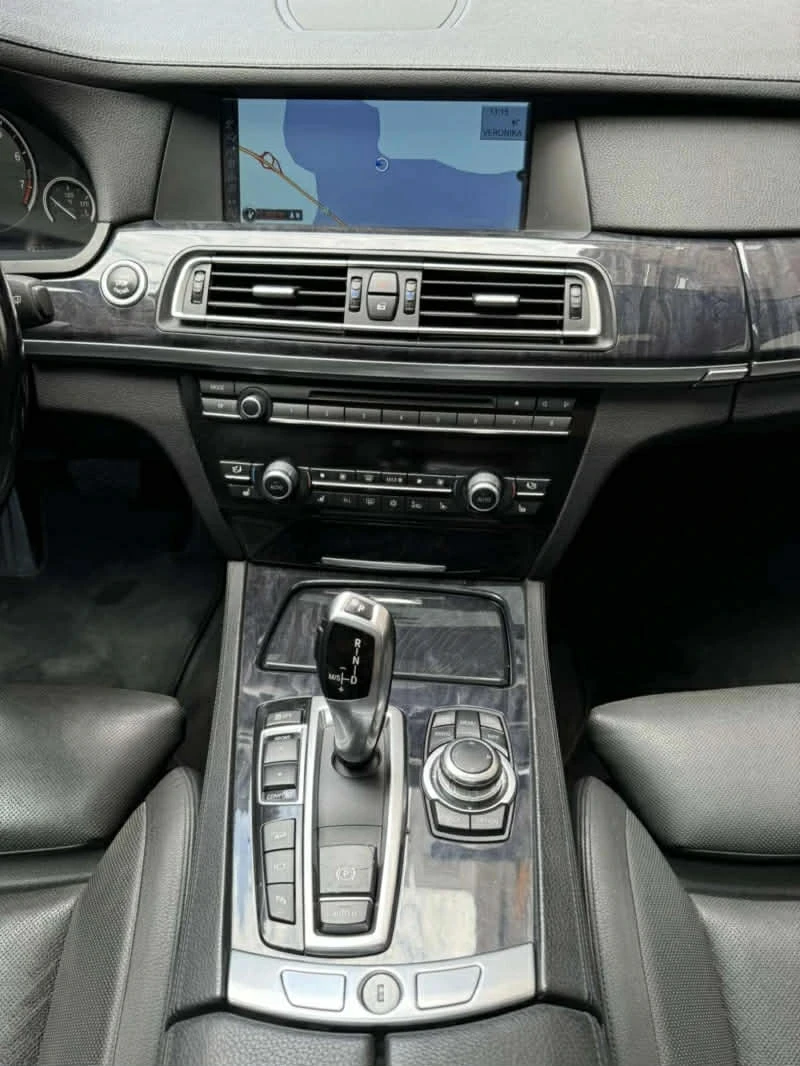 BMW 750 X-Drive Всички екстри, снимка 12 - Автомобили и джипове - 53134864