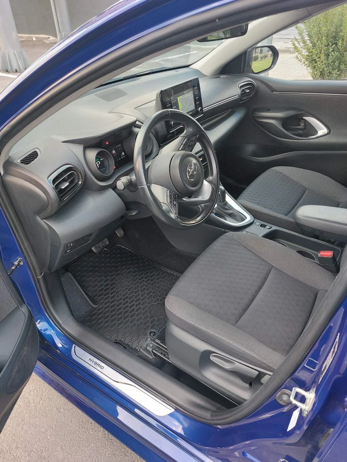 Toyota Yaris 1.5 hybrid  - изображение 7