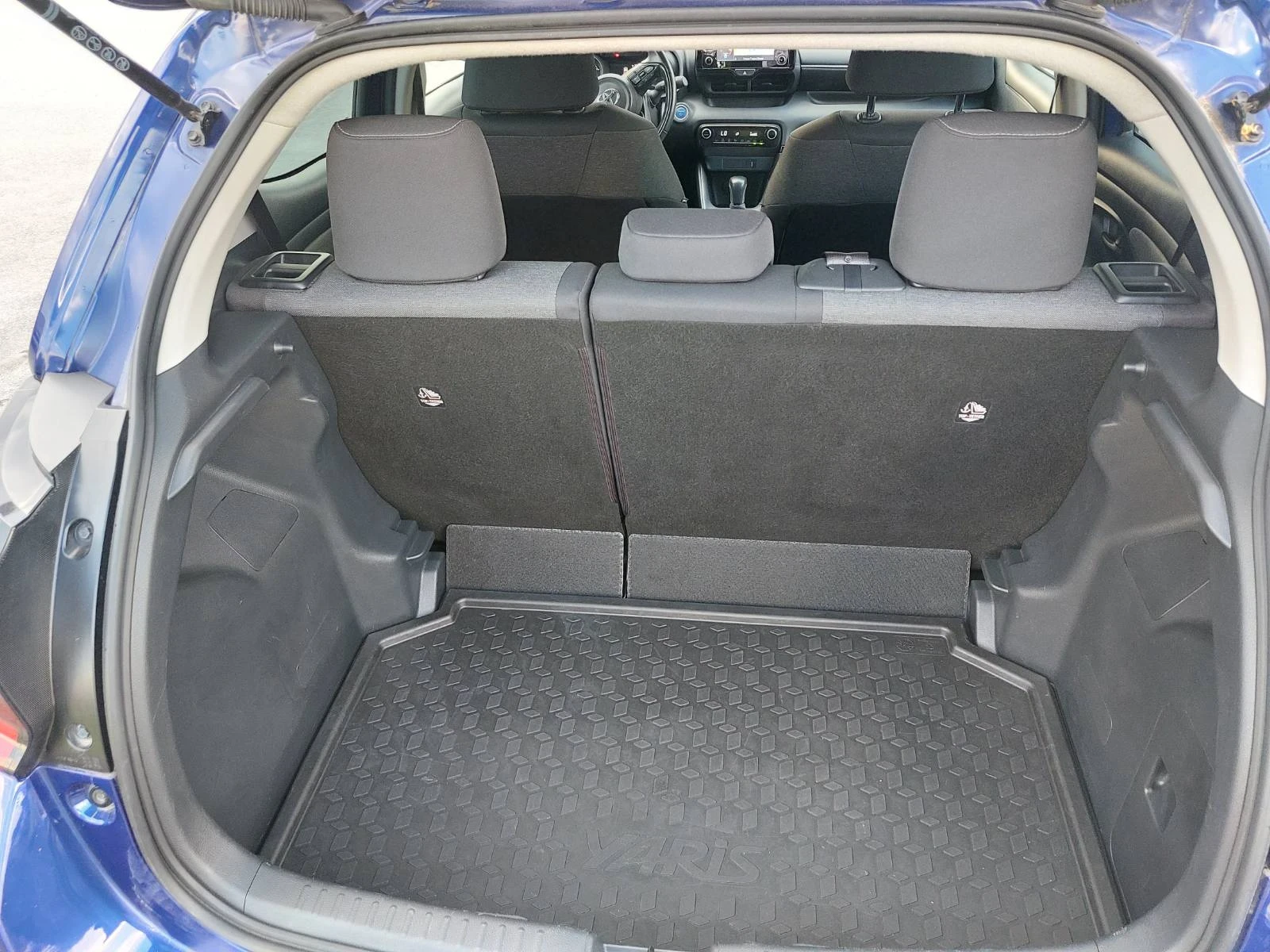 Toyota Yaris 1.5 hybrid  - изображение 10