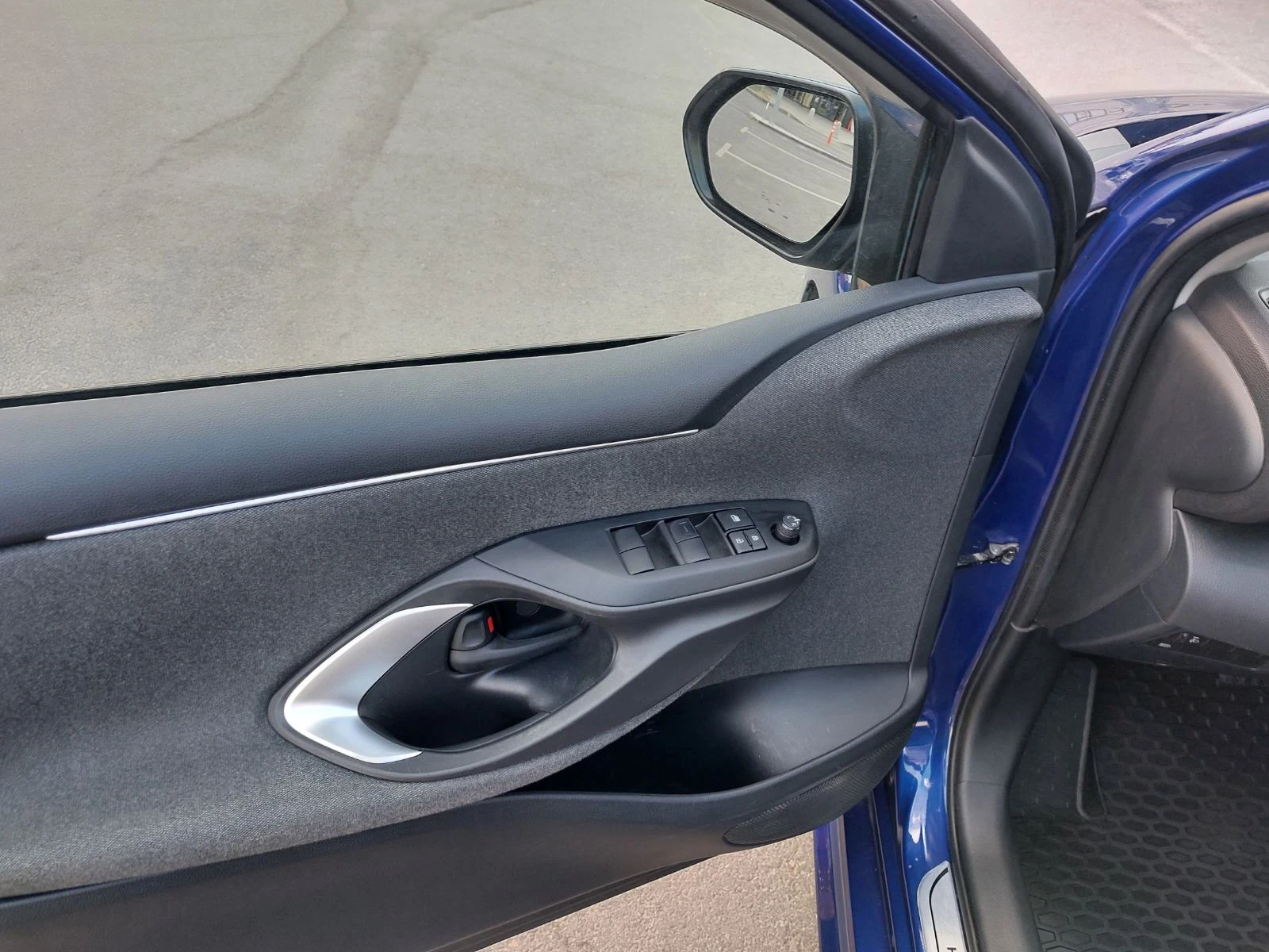 Toyota Yaris 1.5 hybrid  - изображение 9