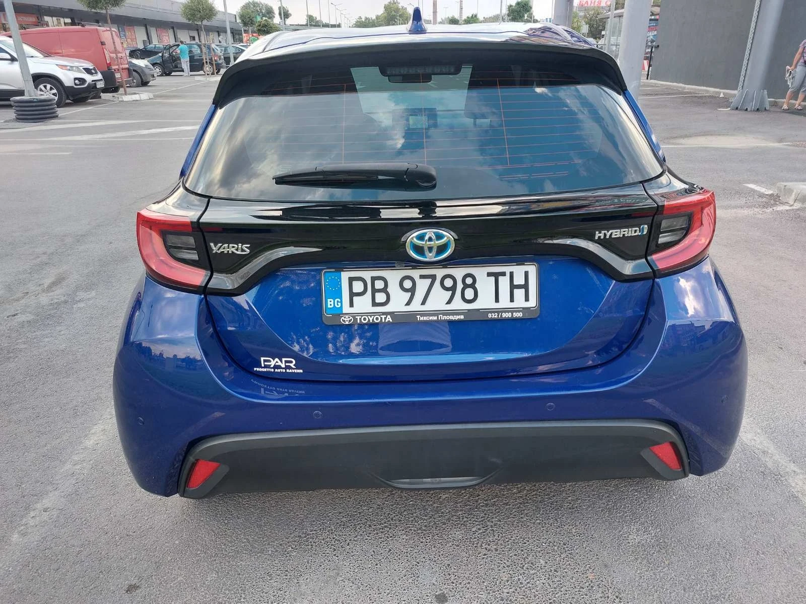 Toyota Yaris 1.5 hybrid  - изображение 2