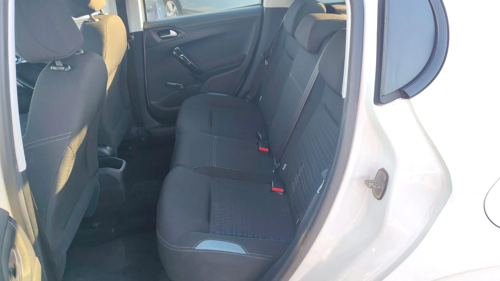 Peugeot 208 1.4 | Mobile.bg � ����������� 12