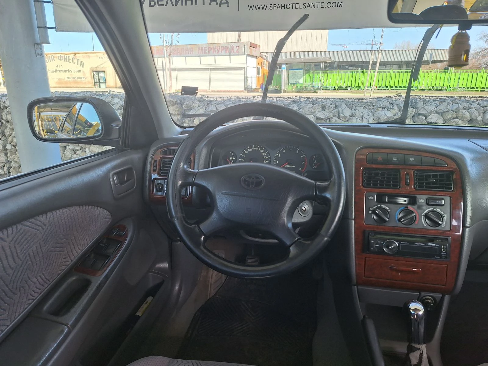Toyota Avensis 1.6 110 hp, снимка 4 - Автомобили и джипове - 53875984