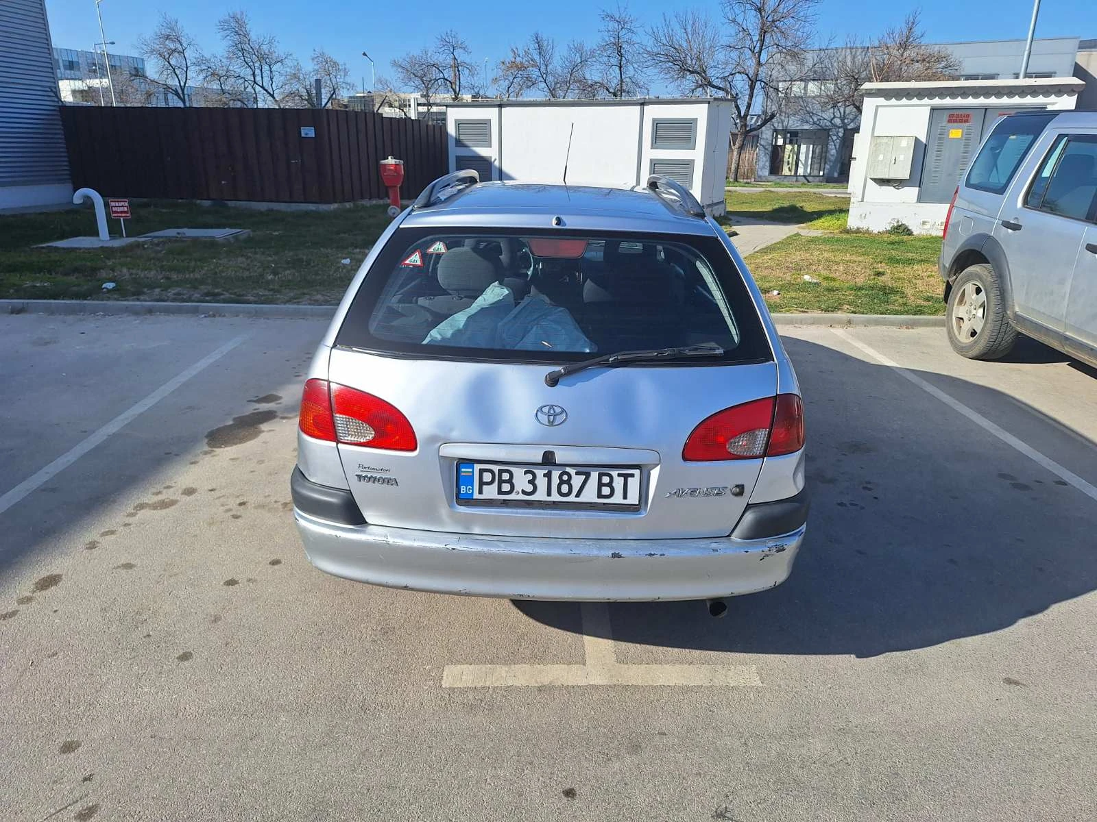 Toyota Avensis 1.6 110 hp, снимка 11 - Автомобили и джипове - 53875984