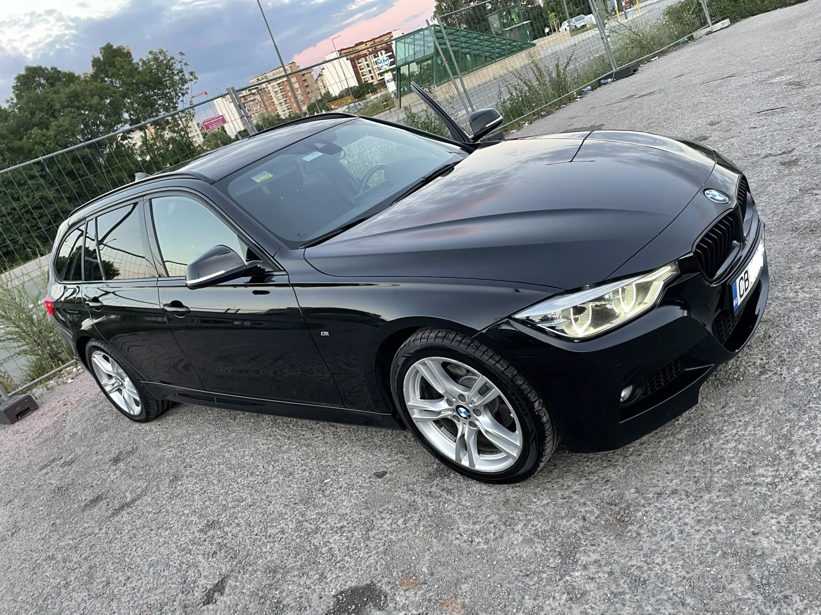 BMW 320, снимка 12 - Автомобили и джипове - 54022527