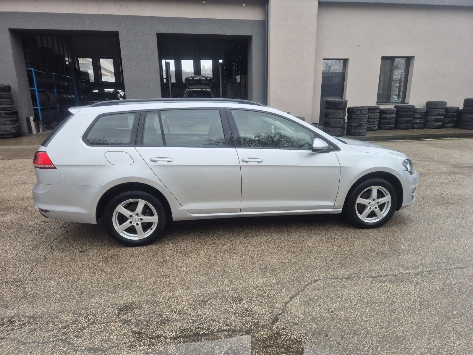 VW Golf 2.0 TDI 4Х4 150 К.С., снимка 7 - Автомобили и джипове - 54079114