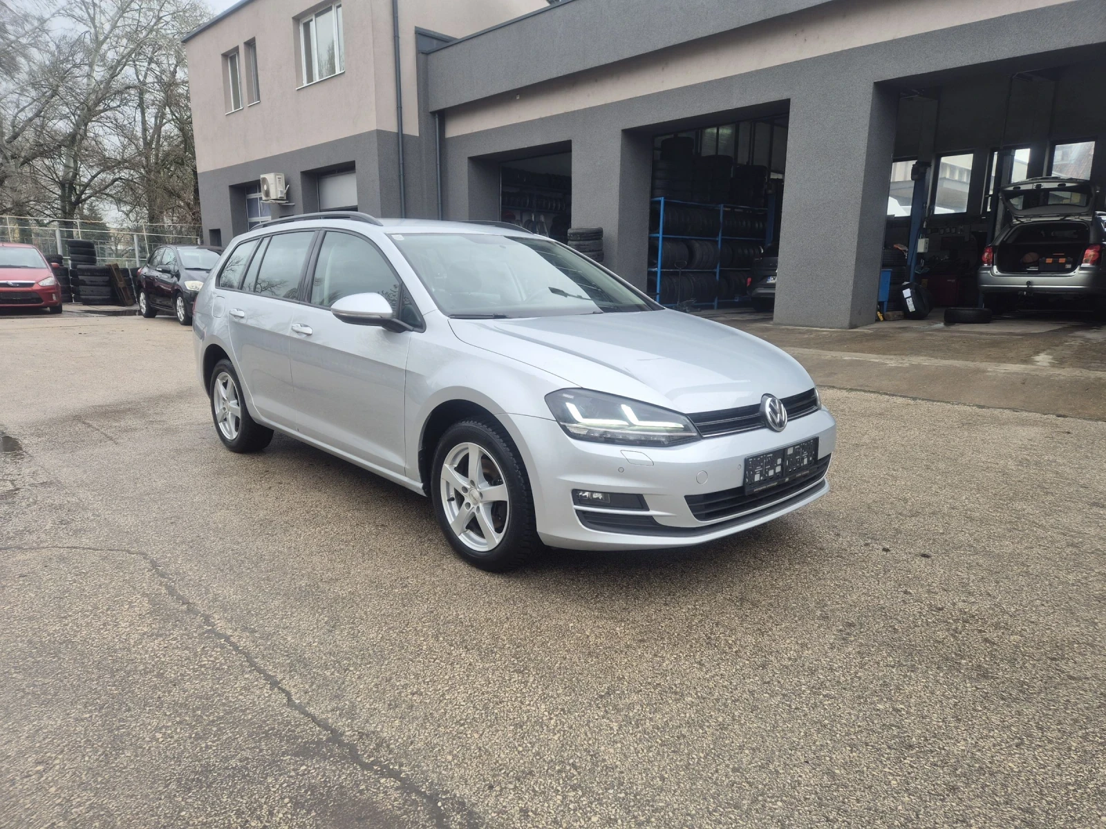 VW Golf 2.0 TDI 4Х4 150 К.С., снимка 8 - Автомобили и джипове - 54079114