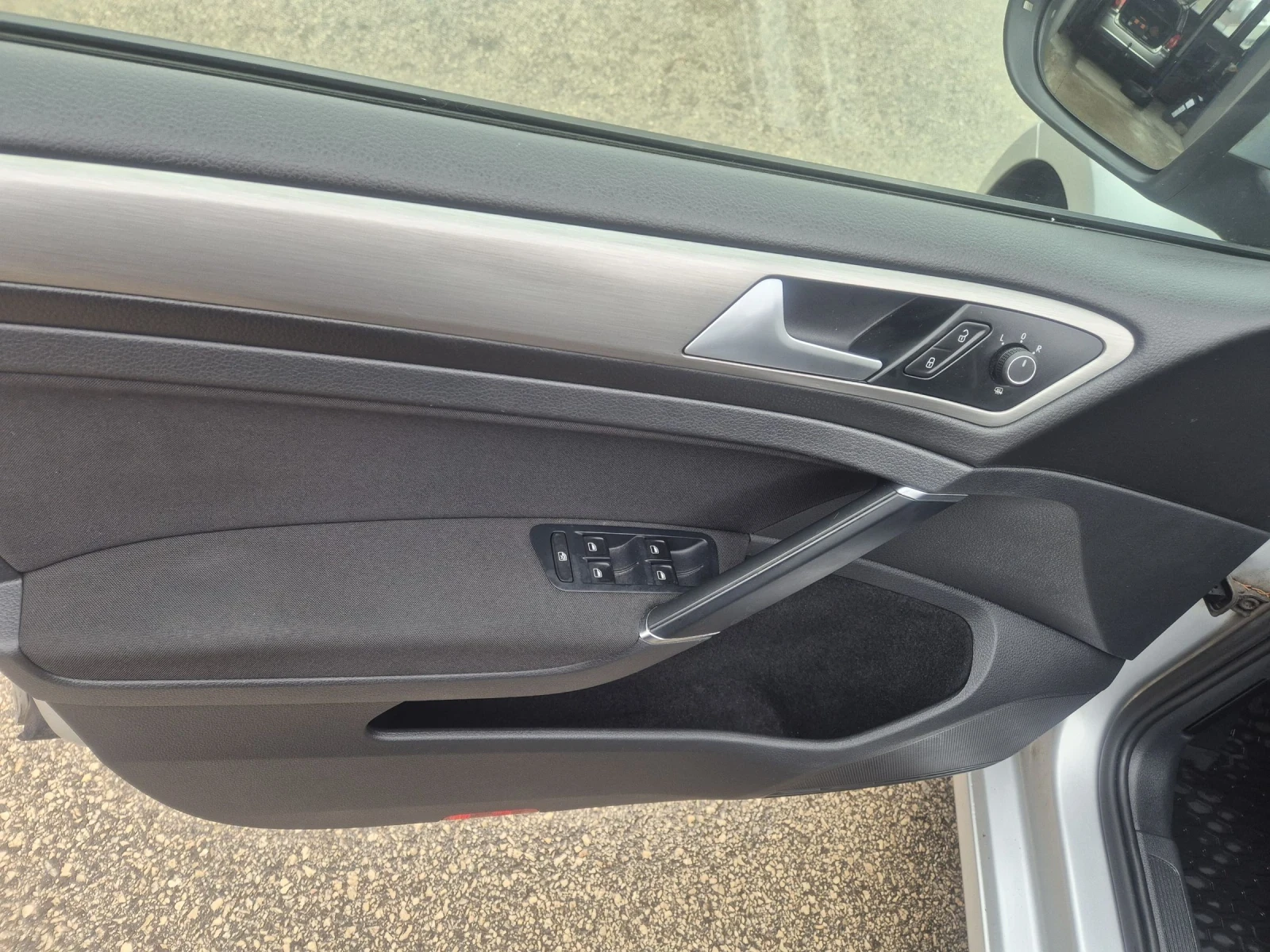 VW Golf 2.0 TDI 4Х4 150 К.С., снимка 13 - Автомобили и джипове - 54079114