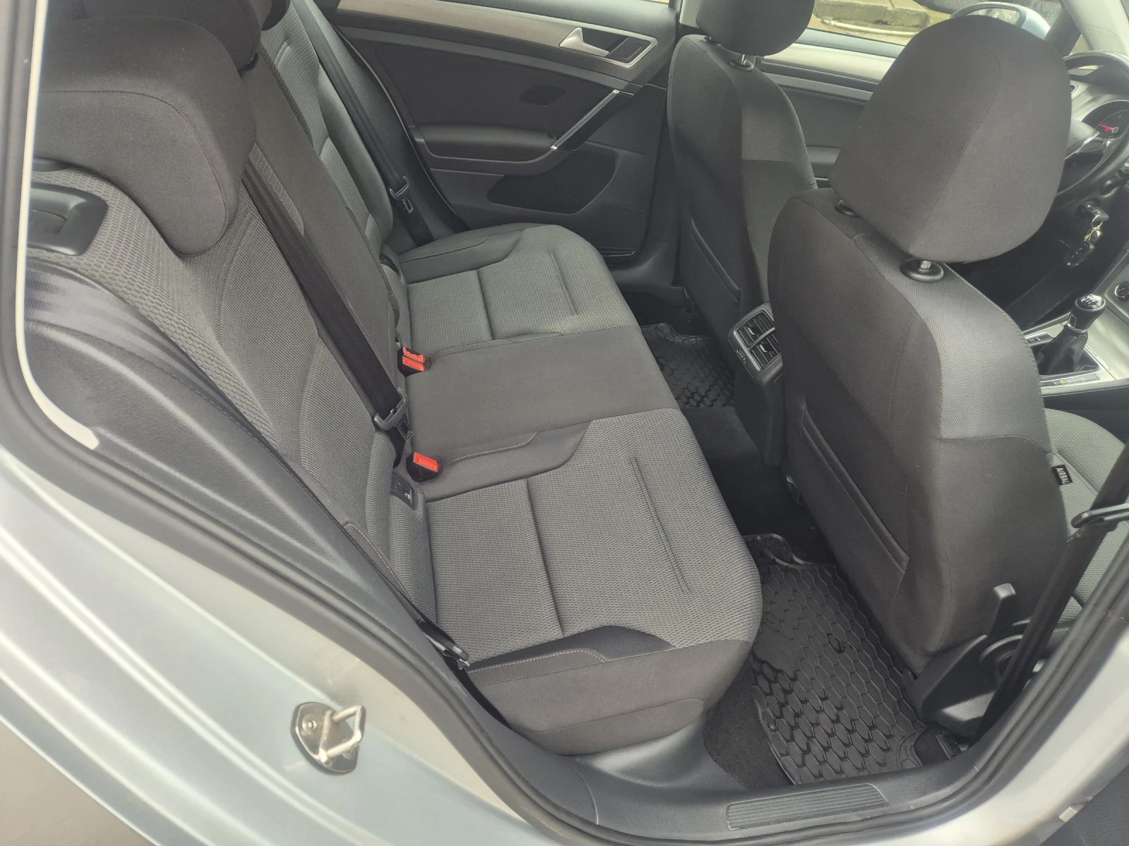 VW Golf 2.0 TDI 4Х4 150 К.С., снимка 14 - Автомобили и джипове - 54079114