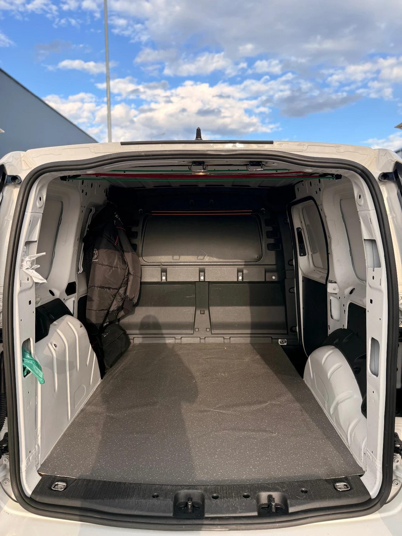 VW Caddy 2.0TDI 122PS, снимка 7 - Автомобили и джипове - 54138504