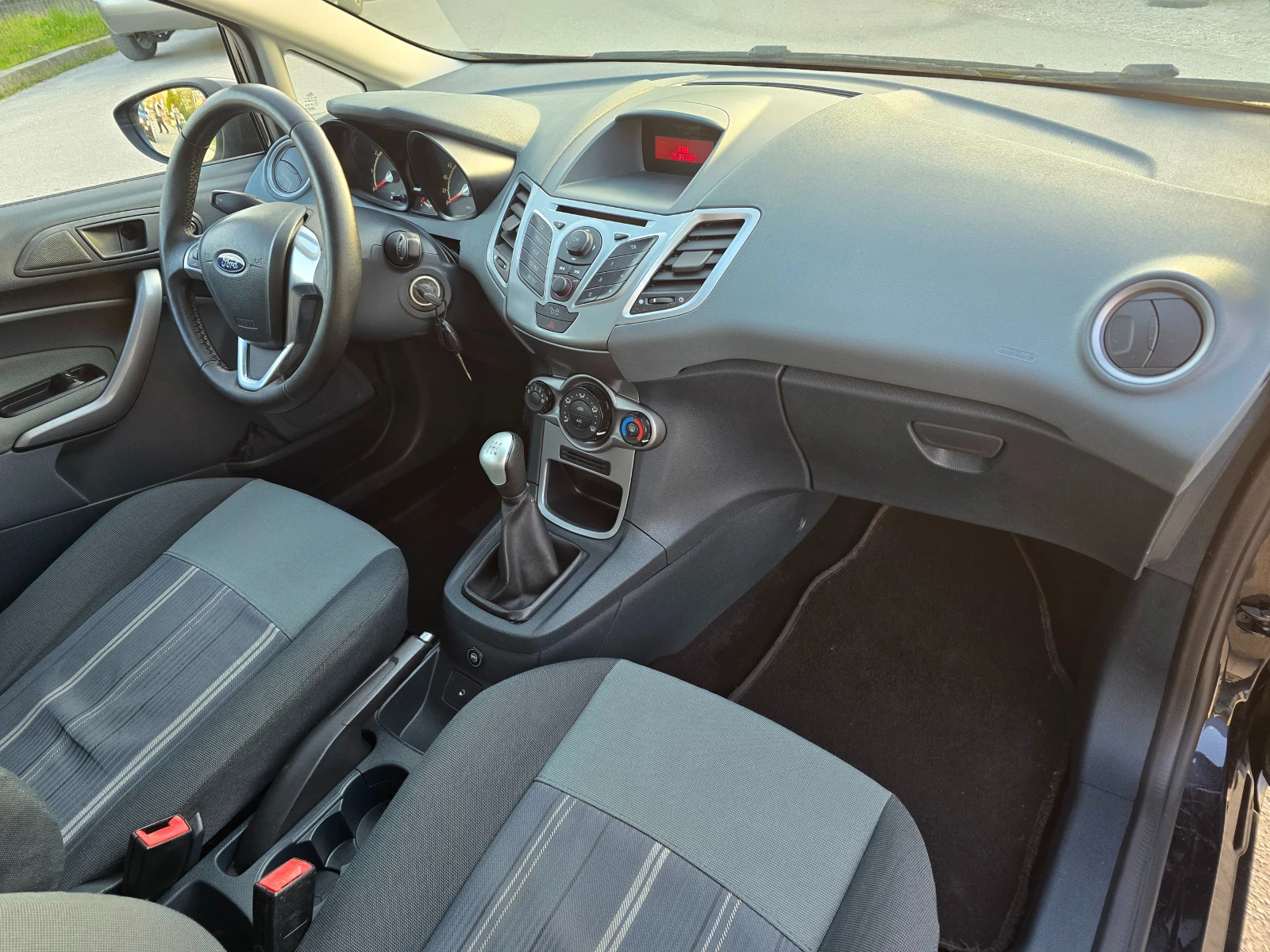 Ford Fiesta 1.4i/97ps/LPG, снимка 7 - Автомобили и джипове - 54235147