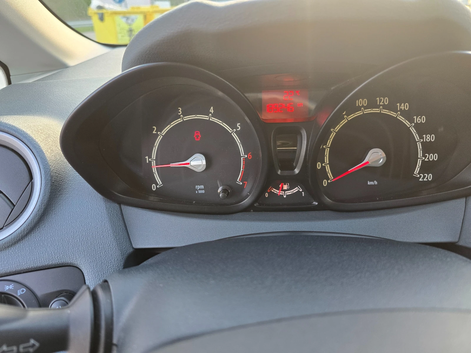 Ford Fiesta 1.4i/97ps/LPG, снимка 14 - Автомобили и джипове - 54235147