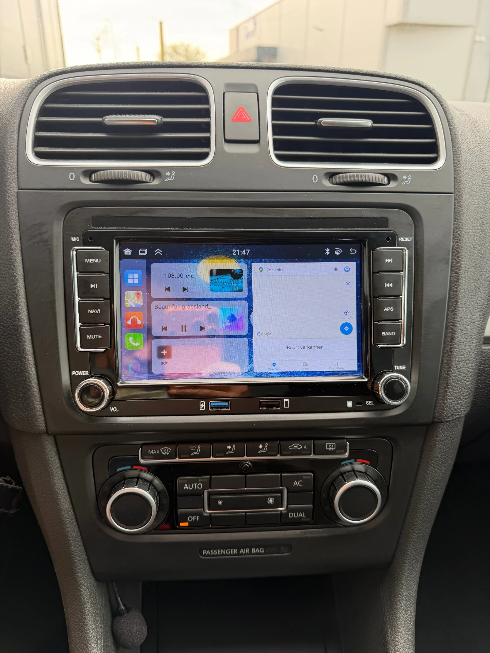 VW Golf 1.6 TDI/CARPLAY/ЛИЗИНГ, снимка 10 - Автомобили и джипове - 54415880