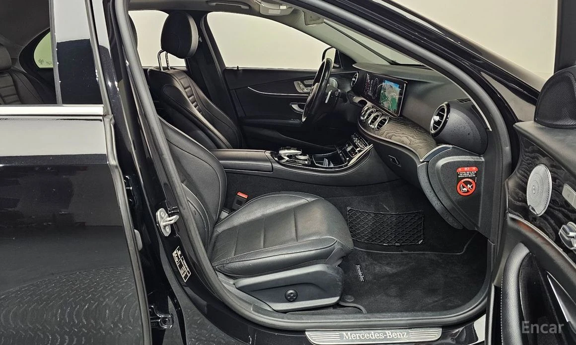 Mercedes-Benz E 300, снимка 11 - Автомобили и джипове - 55445088