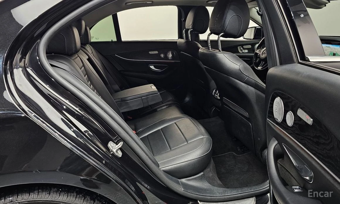 Mercedes-Benz E 300, снимка 12 - Автомобили и джипове - 55445088