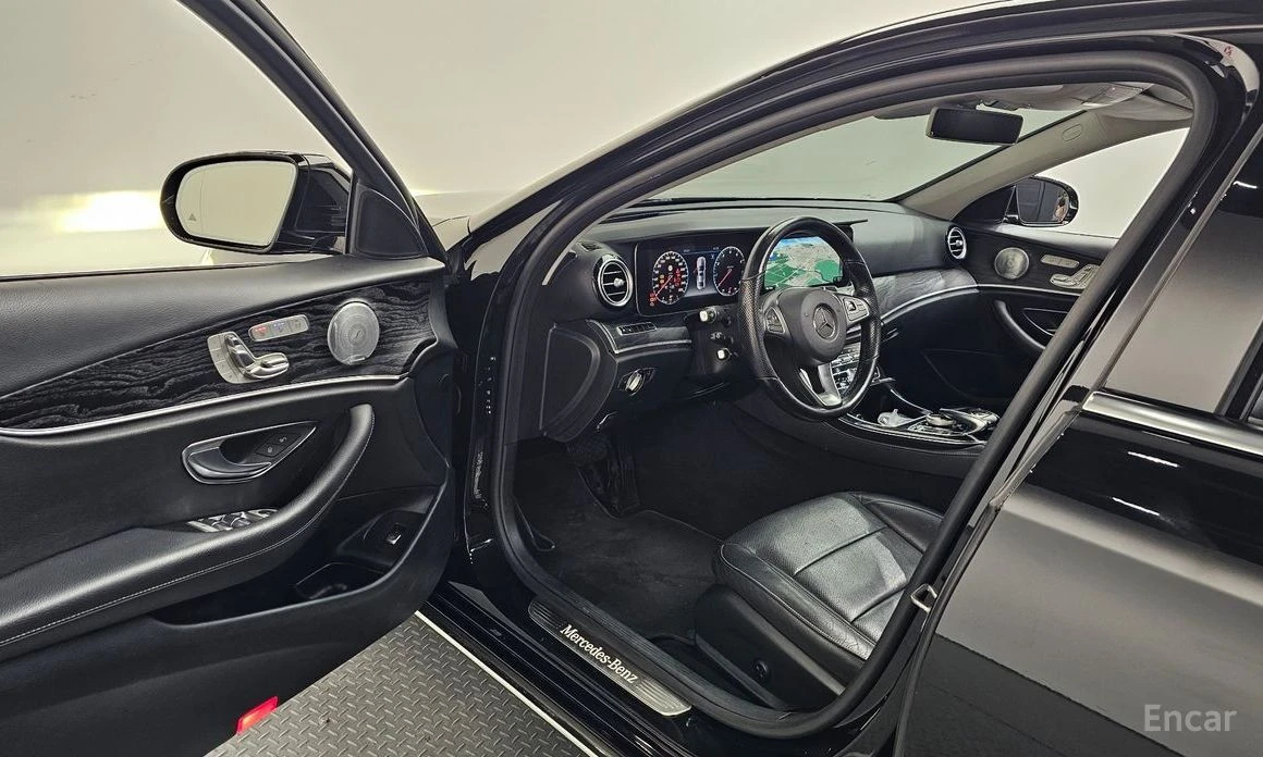 Mercedes-Benz E 300, снимка 10 - Автомобили и джипове - 55445088
