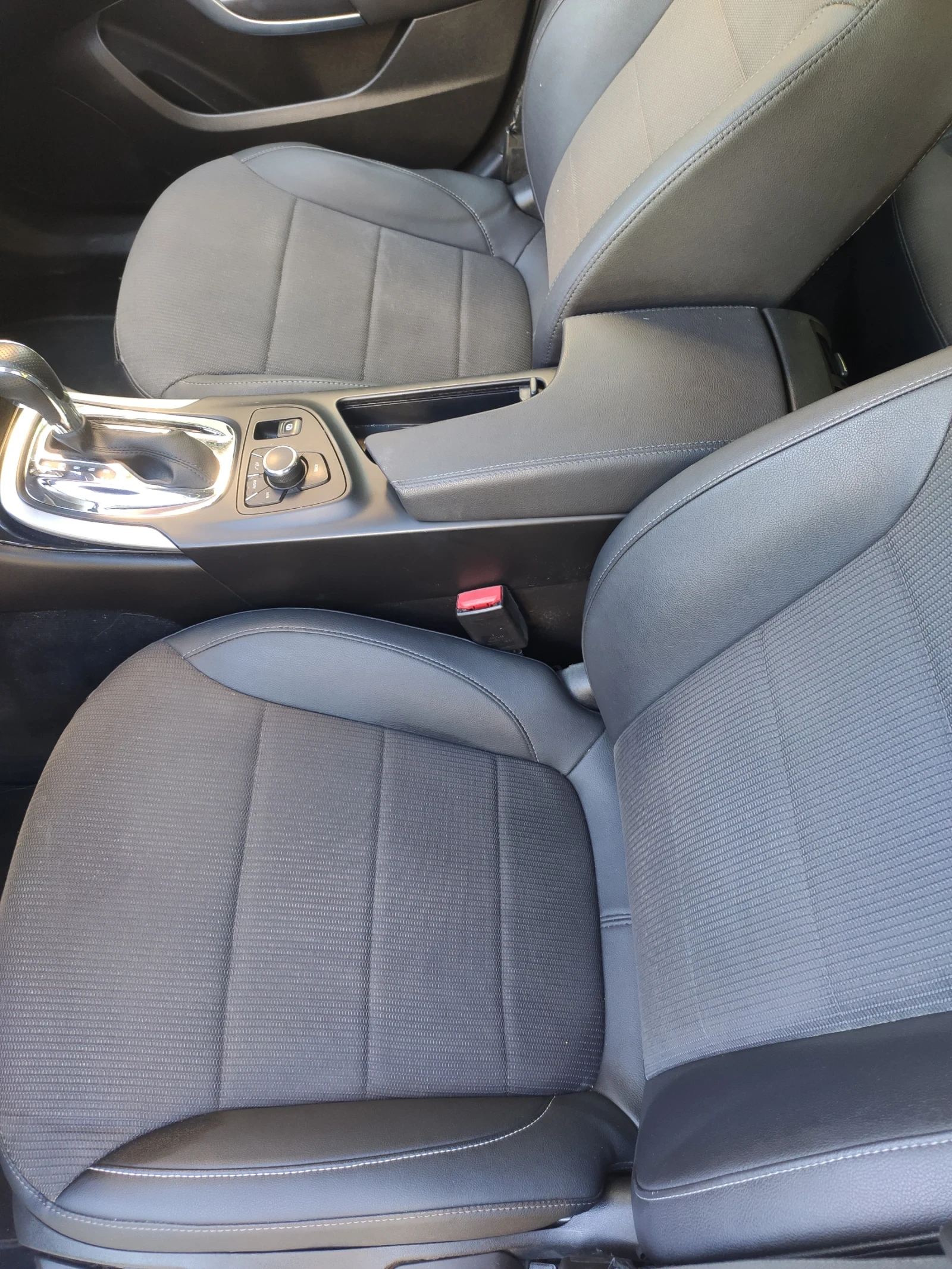 Opel Insignia, снимка 12 - Автомобили и джипове - 55615804