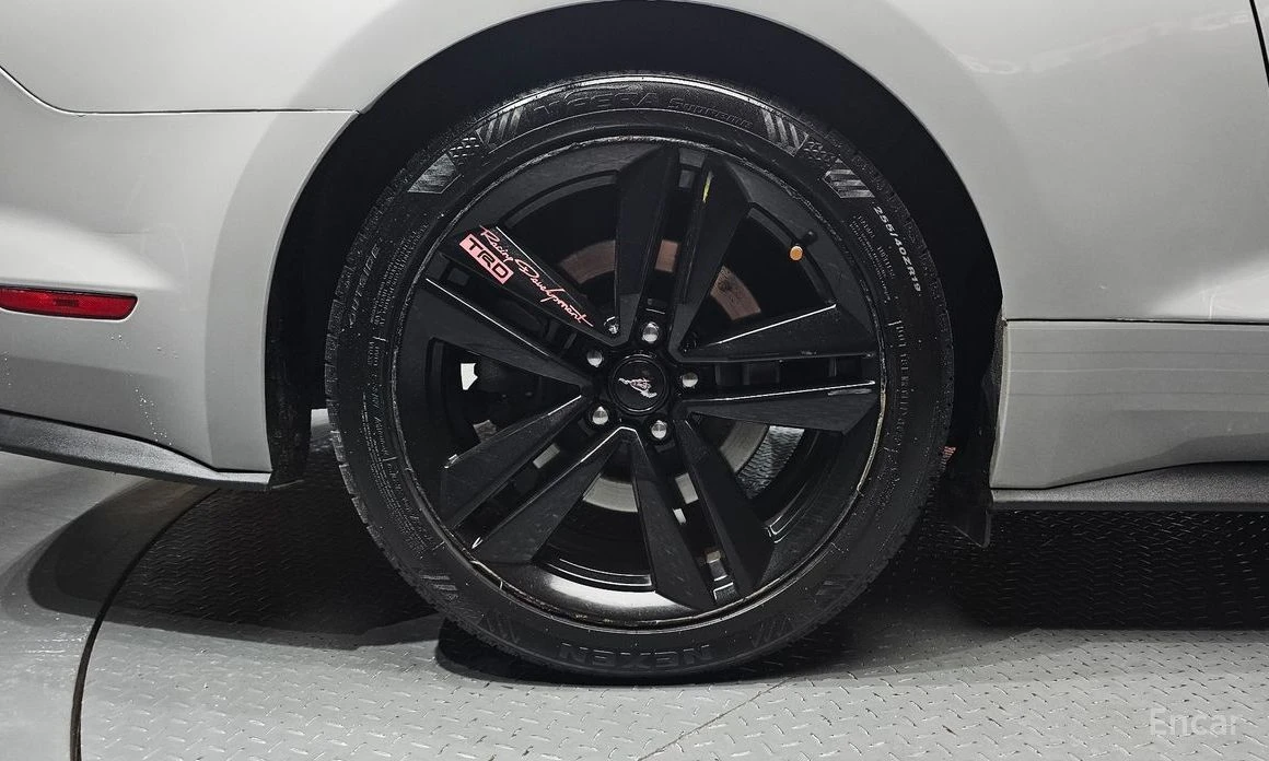 Ford Mustang, снимка 5 - Автомобили и джипове - 55830424