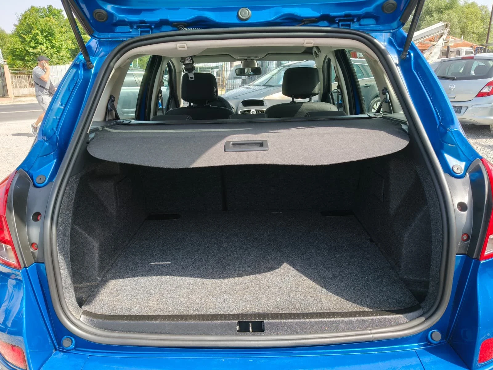 Renault Clio 1.2i, снимка 16 - Автомобили и джипове - 55868693