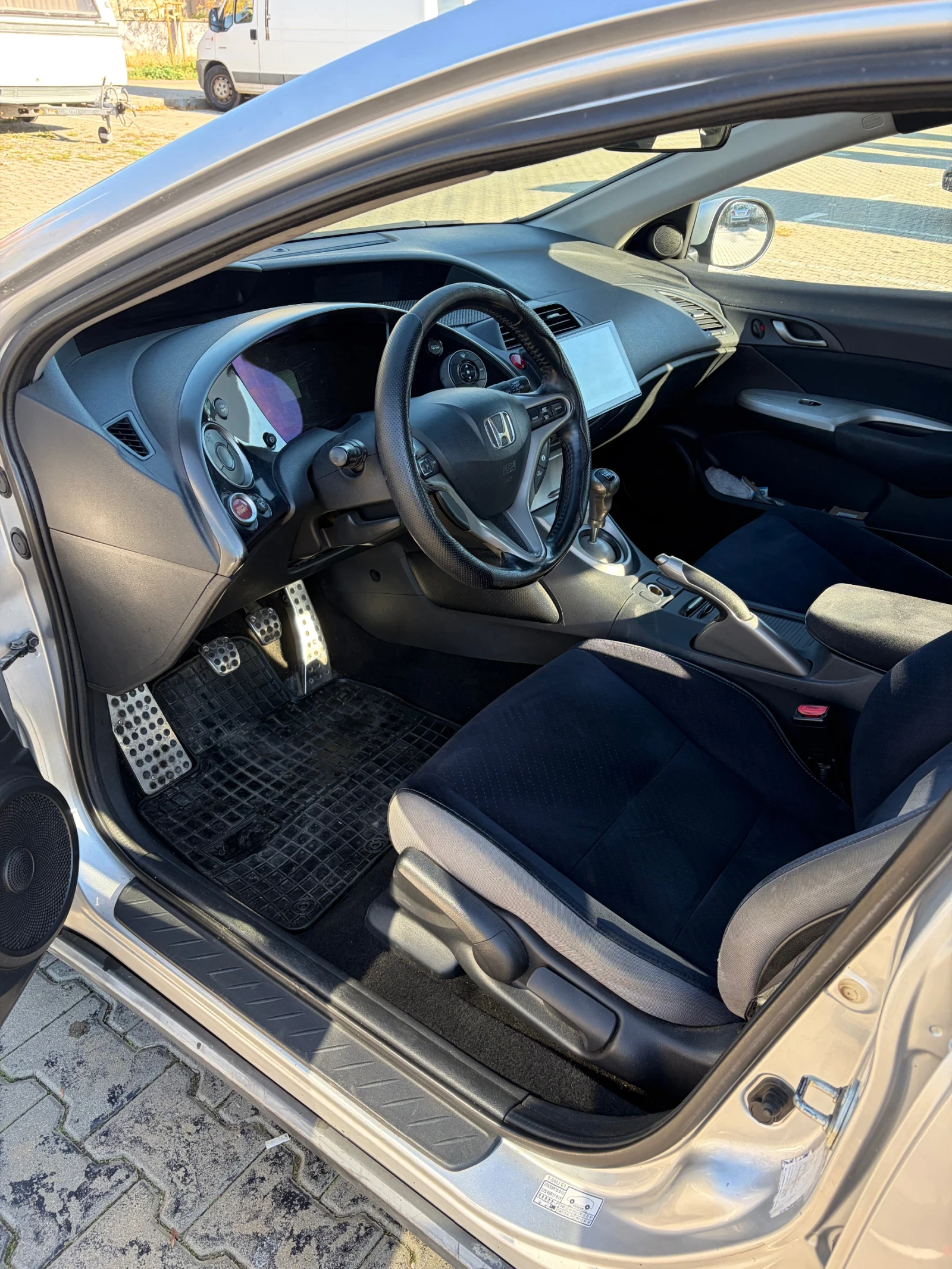 Honda Civic 2.2 i-CTDI, снимка 8 - Автомобили и джипове - 56644641