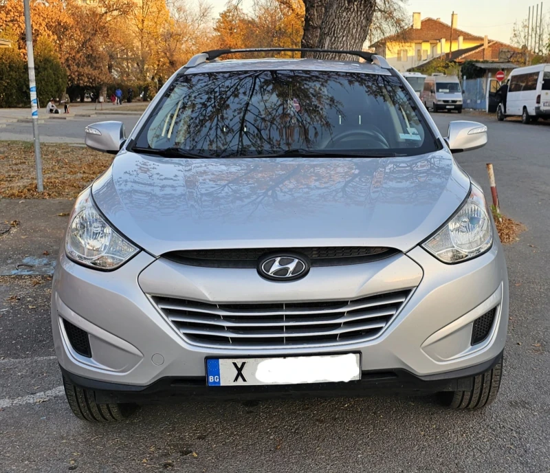 Hyundai Tucson 2400 куб. 180 к.с. Бензин газ камера борд автомат , снимка 1 - Автомобили и джипове - 47918011