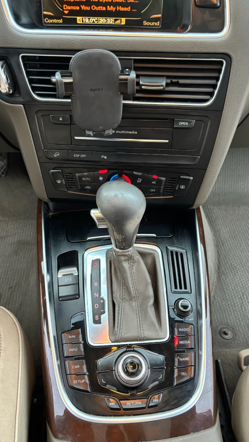 Audi Q5, снимка 14 - Автомобили и джипове - 52429553