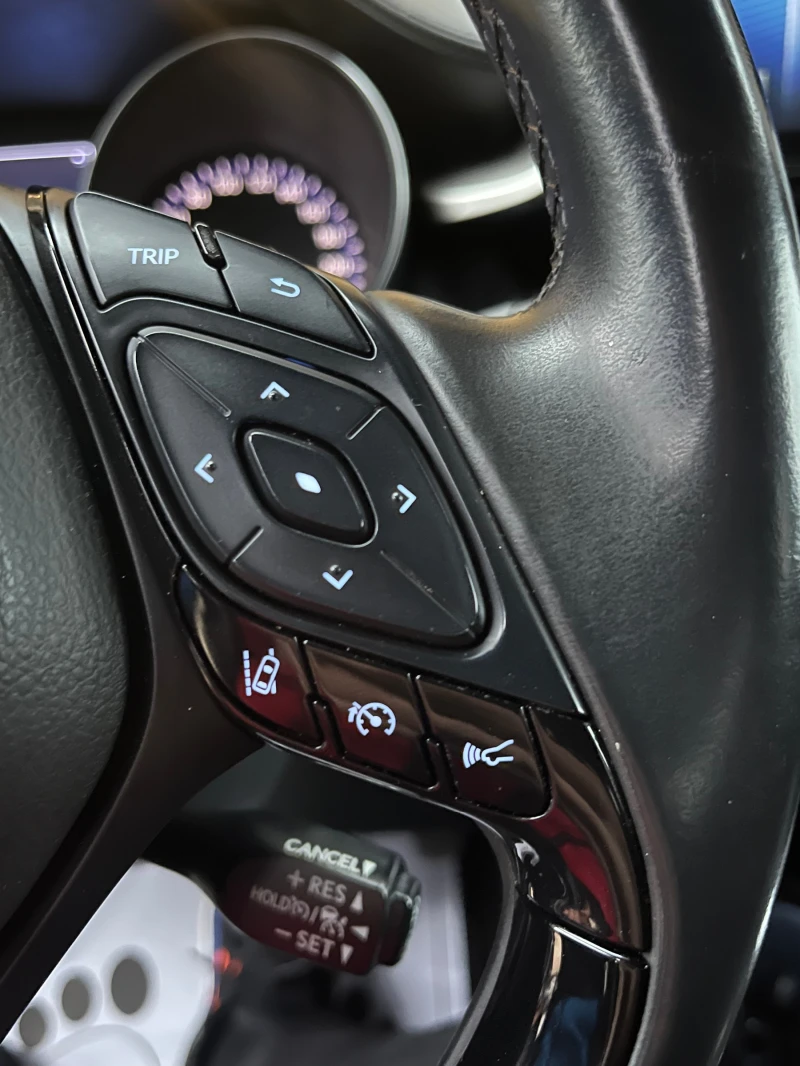 Toyota C-HR  1.8* HYBRID* Keyless go* Distronic* Evro 6, снимка 12 - Автомобили и джипове - 52308098