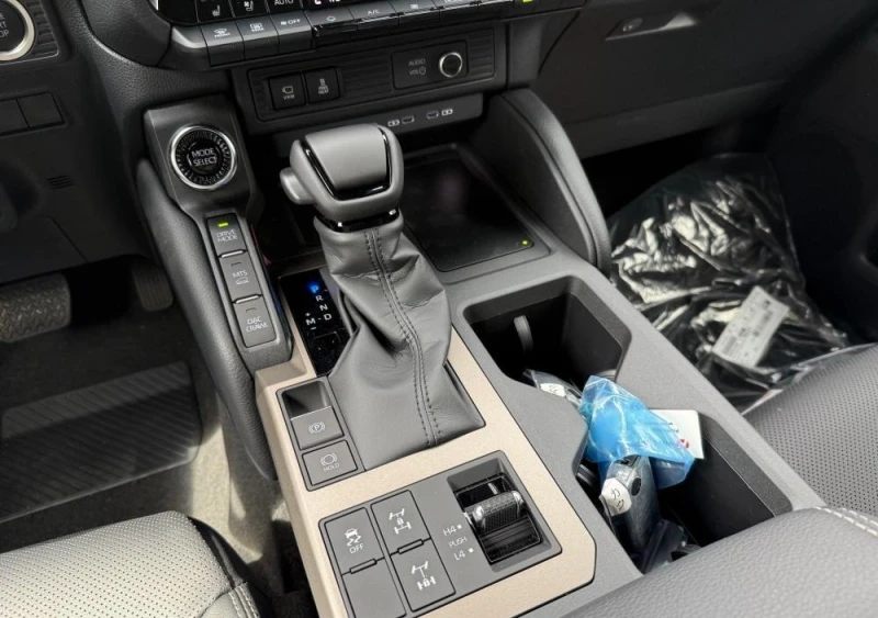 Toyota Land cruiser 2.8D* 360* KEYLESS* * EXECUTIVE* , снимка 10 - Автомобили и джипове - 53032139