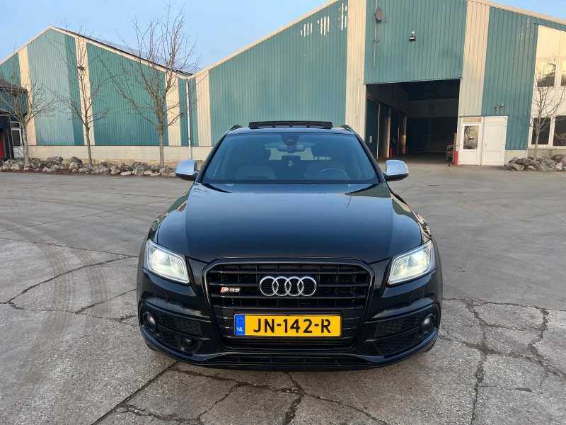 Audi SQ5 Black Badge* Алкантара* Панорама* Дистроник* Кейле, снимка 2 - Автомобили и джипове - 53397062