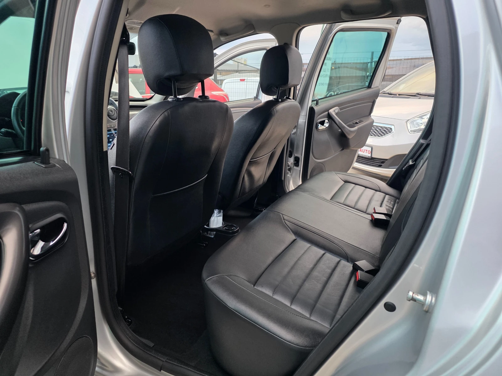 Dacia Duster 1.2TCE-125. EURO 6b-4x4-- | Mobile.bg   13