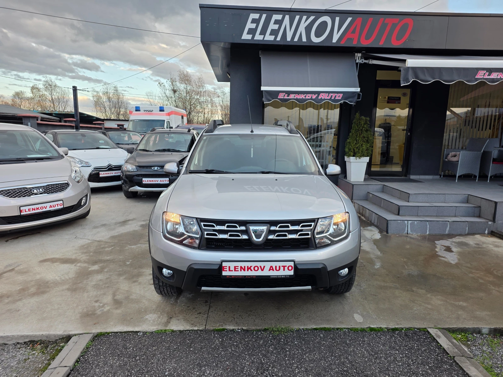 Dacia Duster 1.2TCE-125к.с EURO 6b-4x4-НАВИГАЦИЯ-ШВЕЙЦАРИЯ - изображение 2