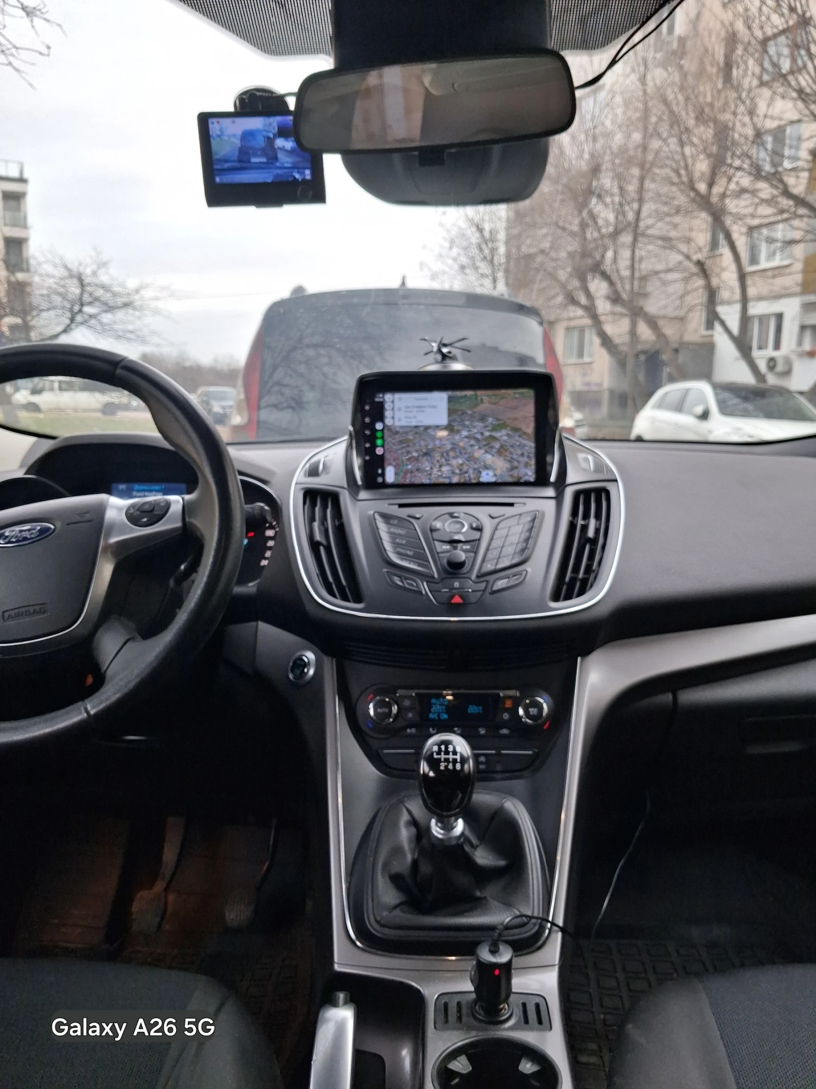 Ford Kuga  - изображение 7