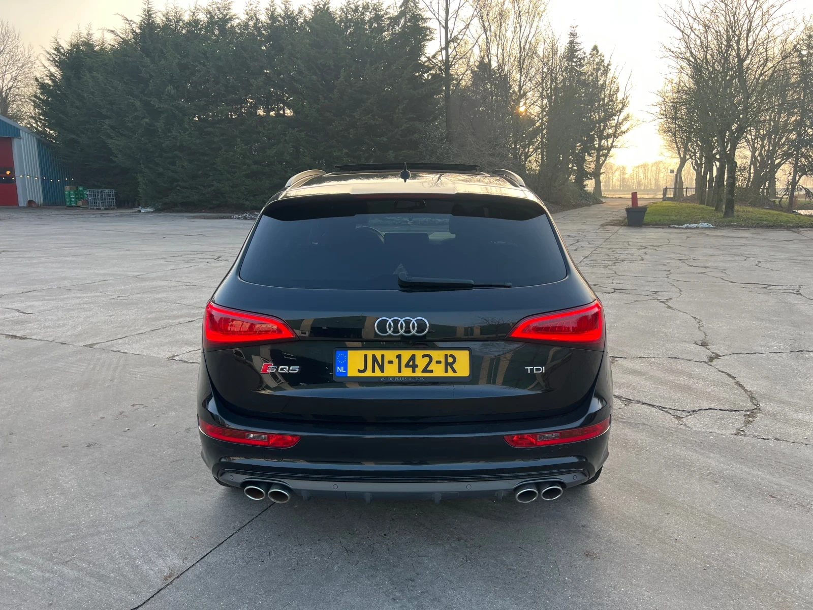 Audi SQ5 Black Badge* Алкантара* Панорама* Дистроник* Кейле - изображение 6