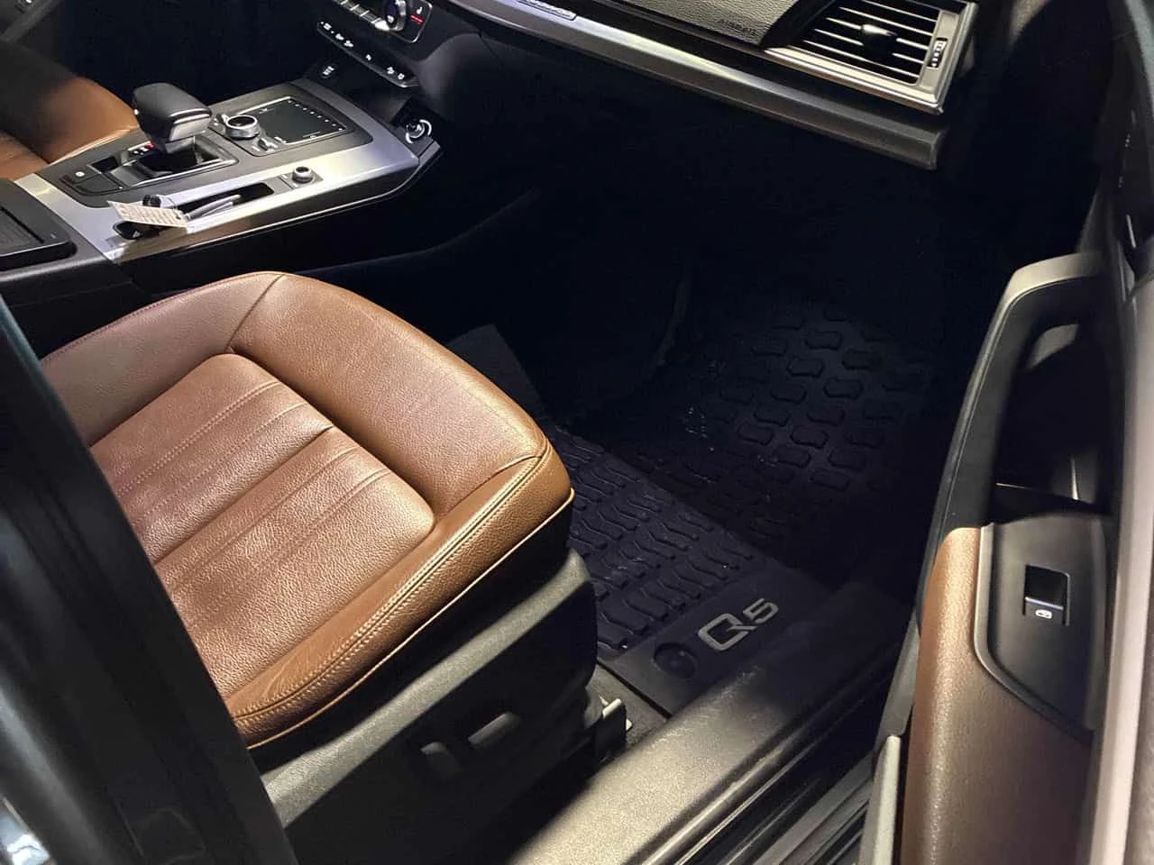 Audi Q5 * Progressiv * Дигитално табло * Панорама * , снимка 15 - Автомобили и джипове - 54047731