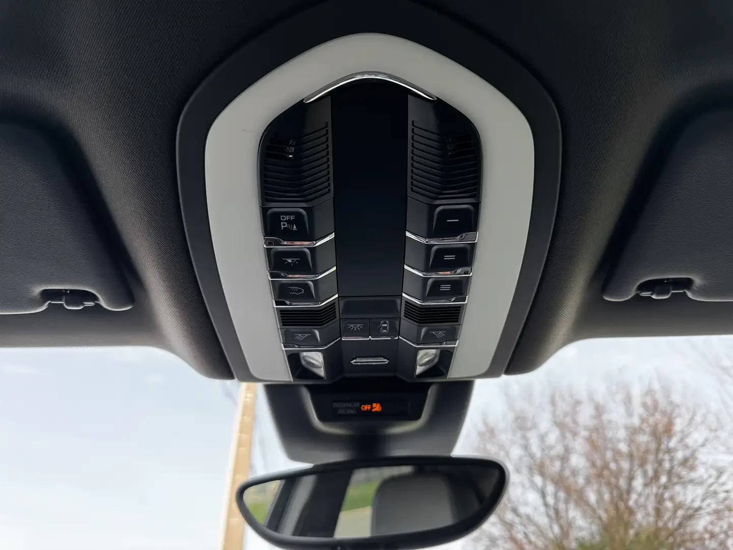 Porsche Macan S* PDK* PREMIUM* BOSE* ПОДГРЕВ* КАМЕРА* КЕЙЛЕС* , снимка 13 - Автомобили и джипове - 54946823