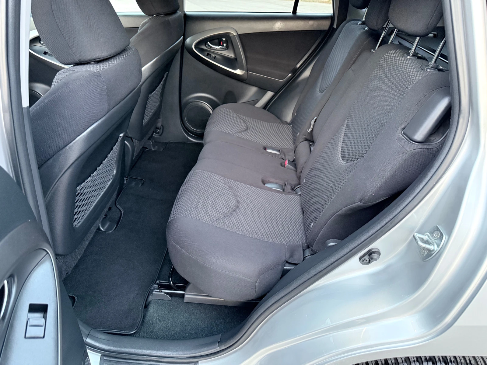 Toyota Rav4 2.2D-4D* 150k.c.CROSSOVER* Facelift* 4X4* Euro5B* , снимка 8 - Автомобили и джипове - 55139007