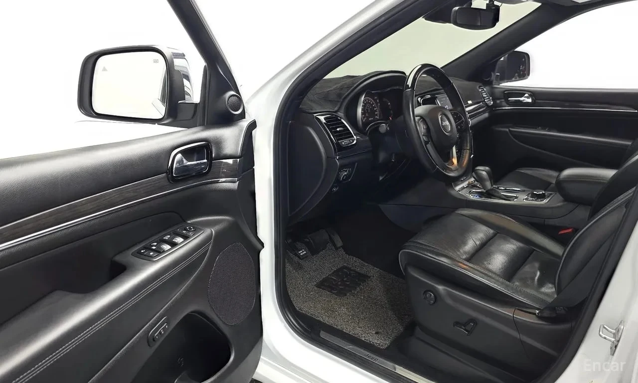 Jeep Cherokee * 3.6 Overland * ФИНАНСИРАНЕ, снимка 10 - Автомобили и джипове - 56134683