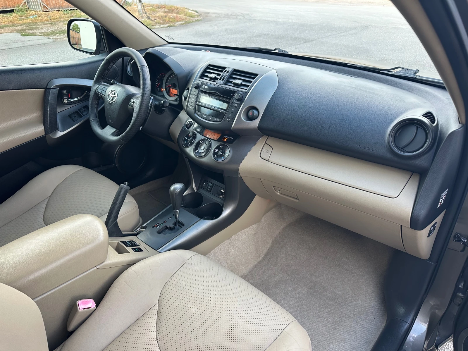 Toyota Rav4 2.2D Luxury Design 4x4 Автоматик Италия, снимка 13 - Автомобили и джипове - 56201053