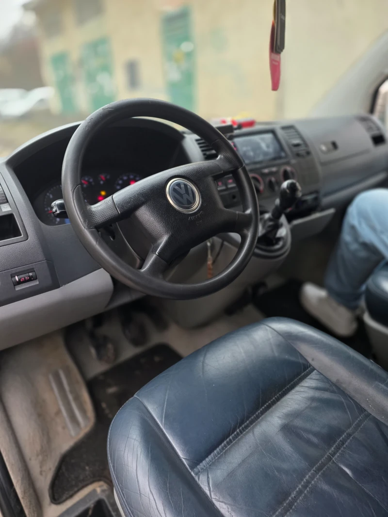 VW Caravelle, снимка 3 - Бусове и автобуси - 53488758