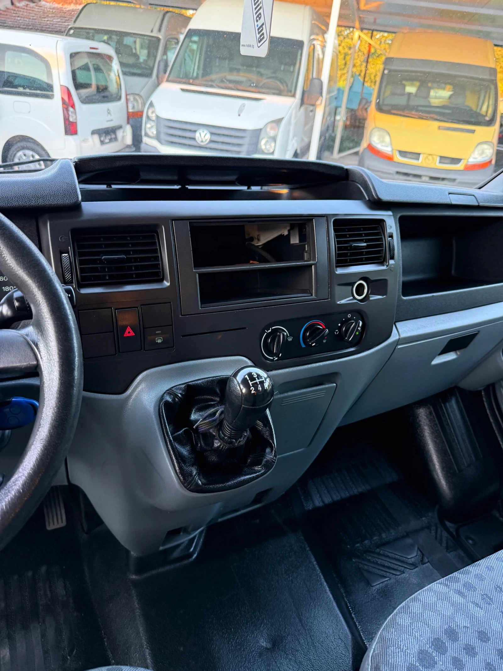 Ford Transit 2.2TDCI 9 МЕСТА КЛИМАТИК ЛИЗИНГ, снимка 11 - Бусове и автобуси - 54819071