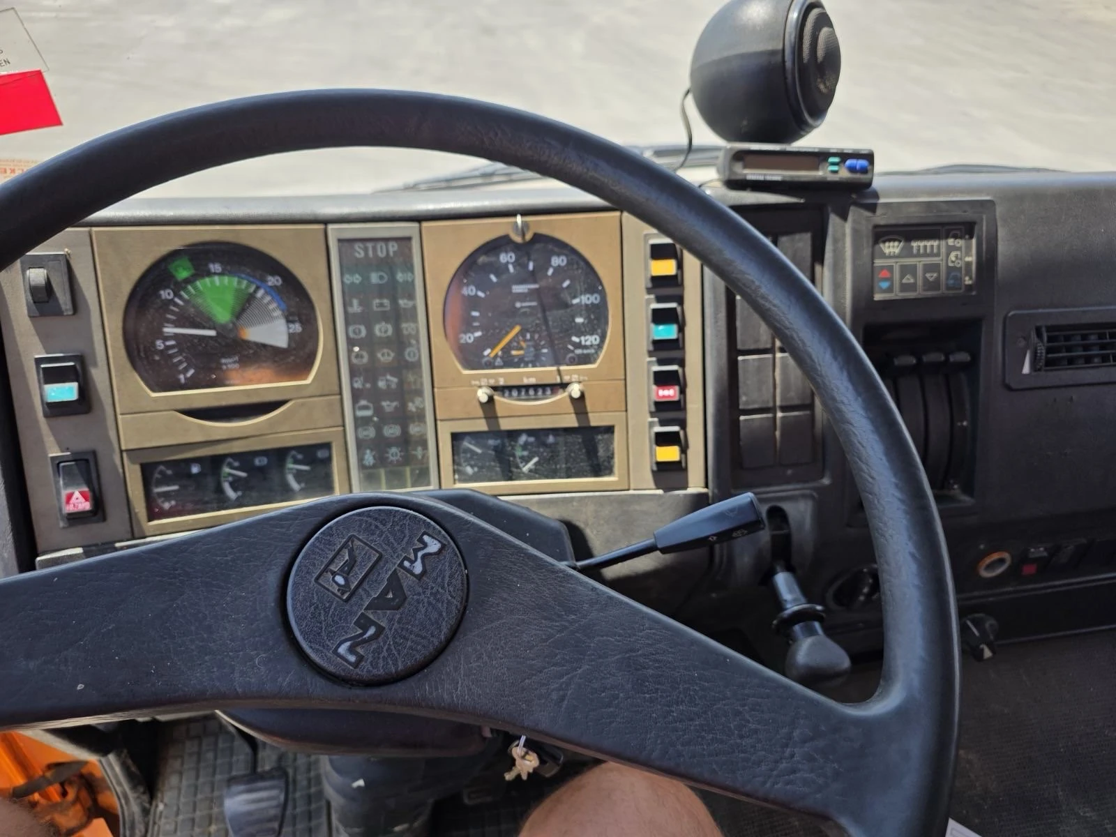 Man 19 322 | Mobile.bg   11