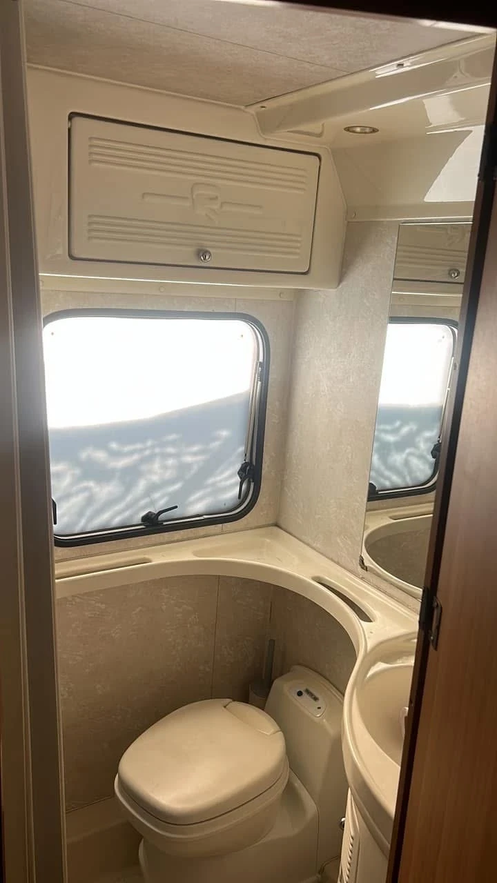 Кемпер Ford Rimor, снимка 6 - Каравани и кемпери - 54019905