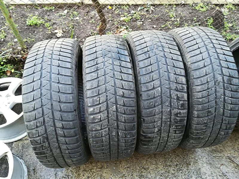 Гуми Зимни 235/60R18, снимка 8 - Гуми и джанти - 20675860