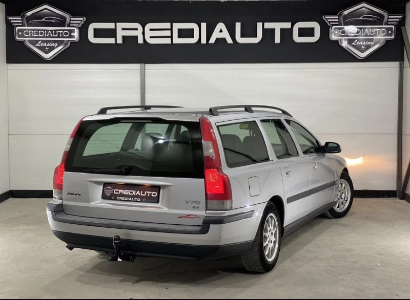 Volvo V70 2.4, снимка 6 - Автомобили и джипове - 42123270