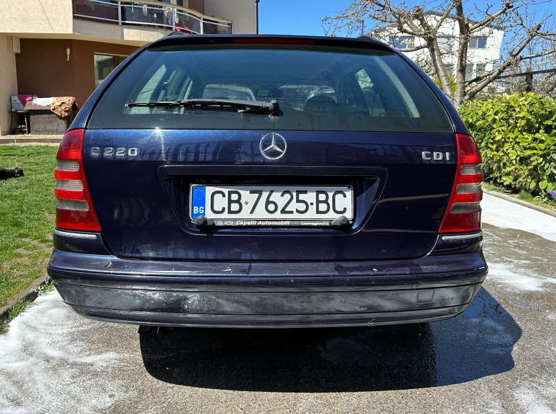 Mercedes-Benz C 220, снимка 4 - Автомобили и джипове - 45625478