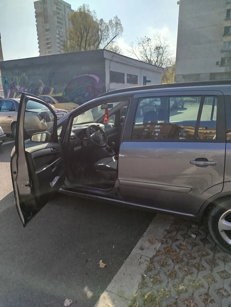 Opel Zafira, снимка 4 - Автомобили и джипове - 47998086