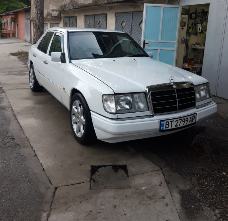 Mercedes-Benz 124, снимка 1 - Автомобили и джипове - 48702232