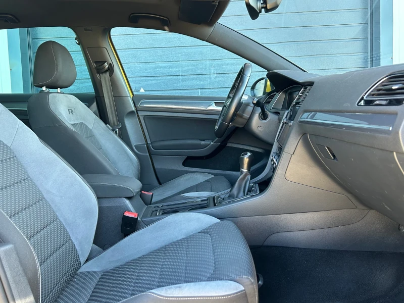 VW Golf 1.5 TSI 2019 R-Line Panorama, снимка 11 - Автомобили и джипове - 51812623