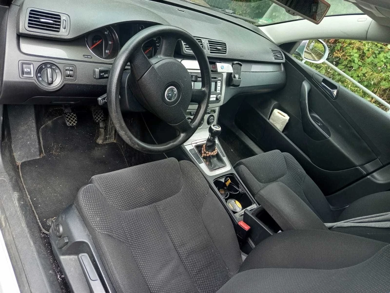 VW Passat, снимка 5 - Автомобили и джипове - 52368194