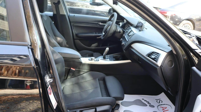 BMW 116 d/PDC/Navi/Cruise Control/Sport/Автоматик, снимка 9 - Автомобили и джипове - 52485458
